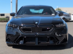 BMW M5 Base (A8) Sedan 2026
