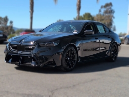 BMW M5 Base (A8) Sedan 2026