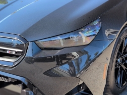 BMW M5 Base (A8) Sedan 2026