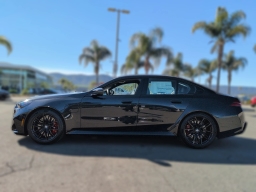 BMW M5 Base (A8) Sedan 2026