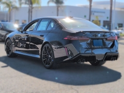 BMW M5 Base (A8) Sedan 2026