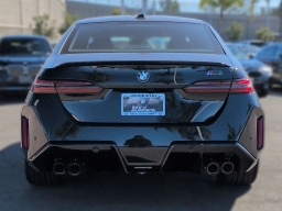 BMW M5 Base (A8) Sedan 2026