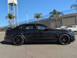 BMW M5 Base (A8) Sedan 2026