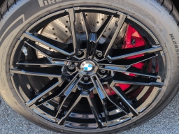 BMW M5 Base (A8) Sedan 2026