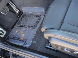 BMW M5 Base (A8) Sedan 2026