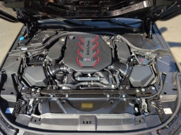 BMW M5 Base (A8) Sedan 2026