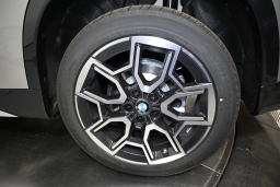 BMW X1 xDrive28i Sports Activity Vehicle 2026