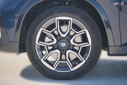 BMW X1 xDrive28i Sports Activity Vehicle 2026