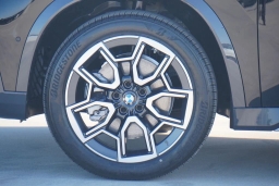 BMW X1 xDrive28i Sports Activity Vehicle 2026