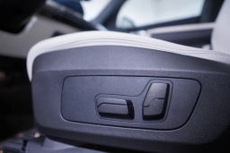 BMW X1 xDrive28i Sports Activity Vehicle 2026