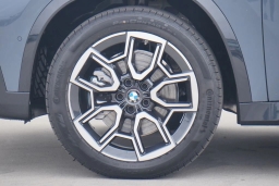 BMW X1 xDrive28i Sports Activity Vehicle 2026