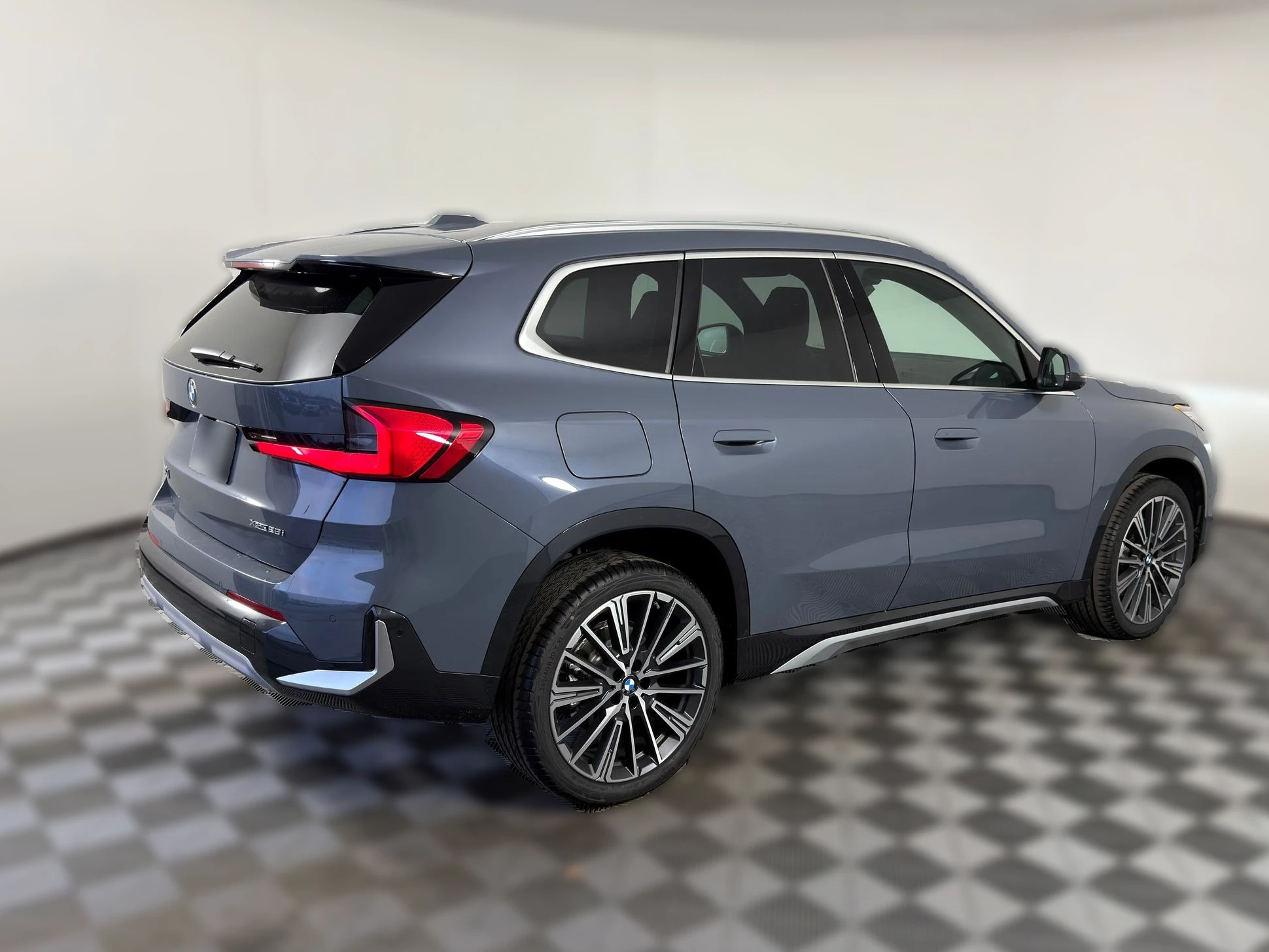 BMW X1 xDrive28i Sports Activity Vehicle 2026