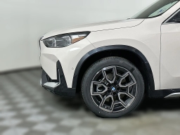 BMW X1 xDrive28i Sports Activity Vehicle 2026