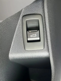 BMW X1 xDrive28i Sports Activity Vehicle 2026