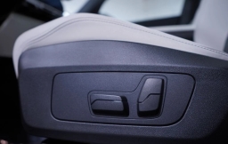 BMW X1 xDrive28i Sports Activity Vehicle 2026