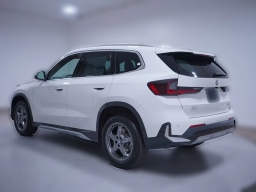 BMW X1 xDrive28i Sports Activity Vehicle 2026