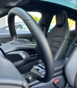 Porsche Taycan 4 AWD 2025