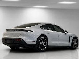 Porsche Taycan 4 AWD 2025