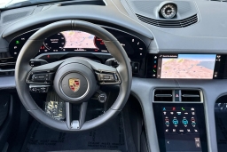 Porsche Taycan 4 AWD 2025