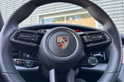 Porsche Taycan 4 AWD 2025