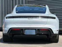 Porsche Taycan 4 AWD 2026