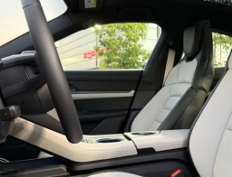 Porsche Taycan 4 AWD 2025