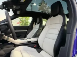 Porsche Taycan 4 AWD 2025