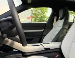 Porsche Taycan 4 AWD 2025