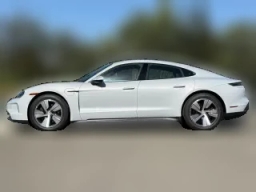 Porsche Taycan 4 AWD 2025