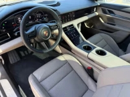 Porsche Taycan 4 AWD 2025