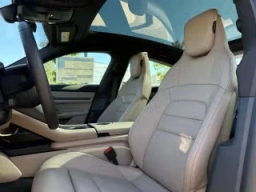 Porsche Taycan 4 AWD 2025