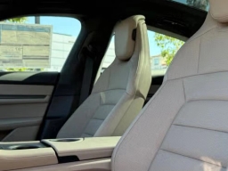 Porsche Taycan 4 AWD 2025