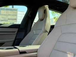 Porsche Taycan 4 AWD 2025