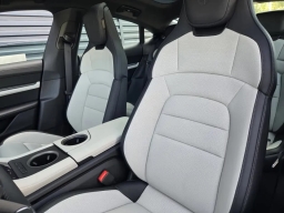 Porsche Taycan 4 AWD 2025