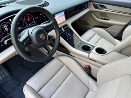 Porsche Taycan 4 AWD 2025