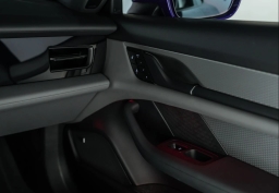 Porsche Taycan 4 AWD 2025