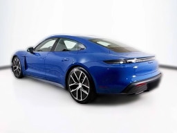 Porsche Taycan 4 AWD 2025