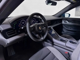 Porsche Taycan 4 AWD 2025