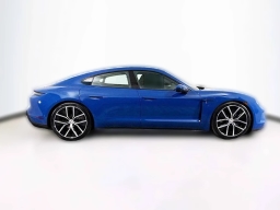 Porsche Taycan 4 AWD 2025