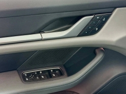 Porsche Taycan 4 AWD 2025