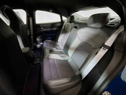 Porsche Taycan 4 AWD 2025