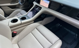 Porsche Taycan 4 AWD 2025