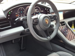 Porsche Taycan 4 AWD 2025