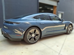 Porsche Taycan 4 AWD 2025