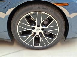 Porsche Taycan 4 AWD 2025