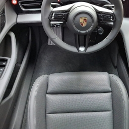 Porsche Taycan 4 AWD 2025