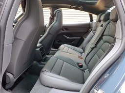 Porsche Taycan 4 AWD 2025