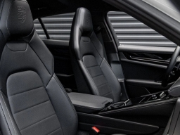 Porsche Panamera Base RWD 2025