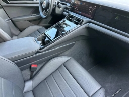 Porsche Panamera 4 AWD 2026