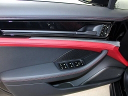 Porsche Panamera Base RWD 2026